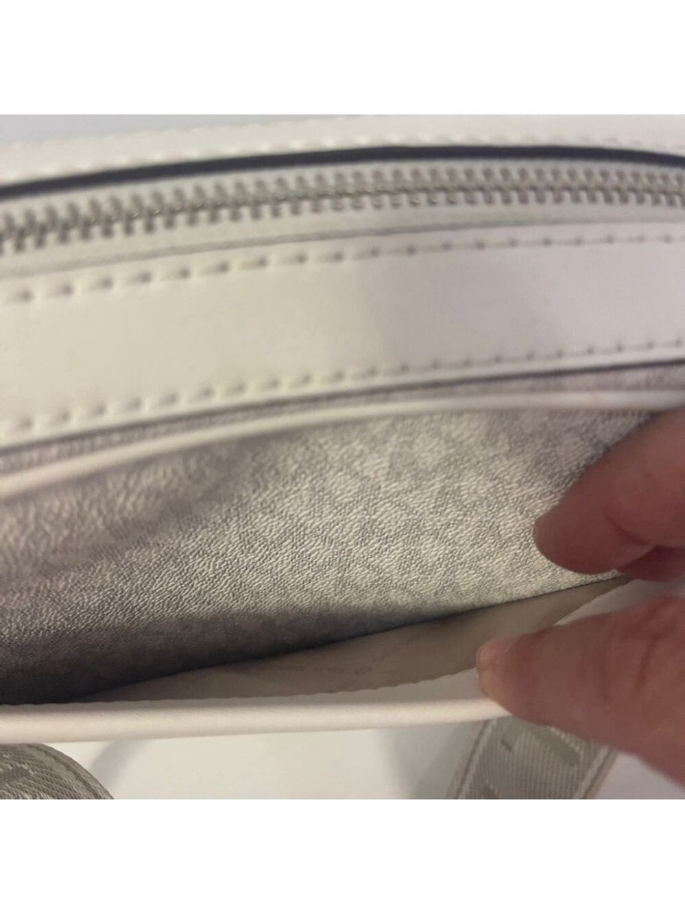 Michael Kors Maeve Crossbody Bag & Wallet Set Optic White Gray MK Signature Logo - Picture 9 of 14